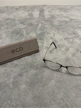 Eco Daisy BGLD Eyeglasses FRAMES ONLY Black Gold W/ Case 49-16-140